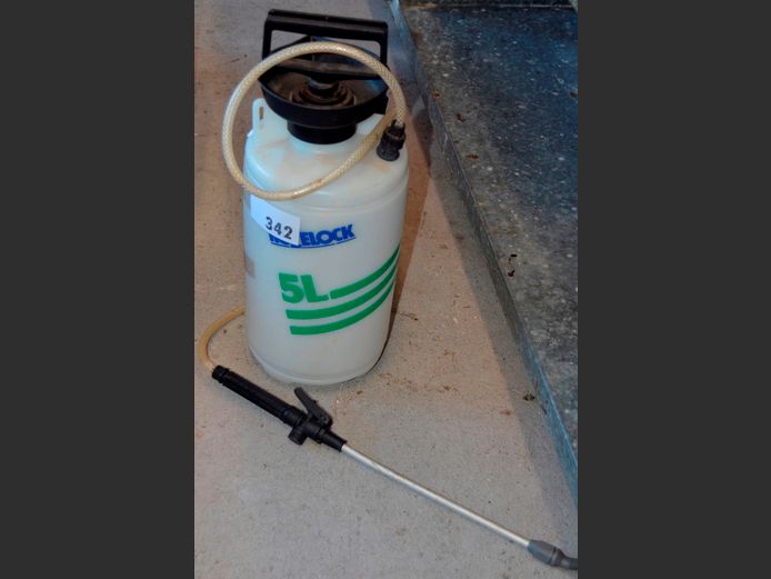 GARDEN SPRAYER