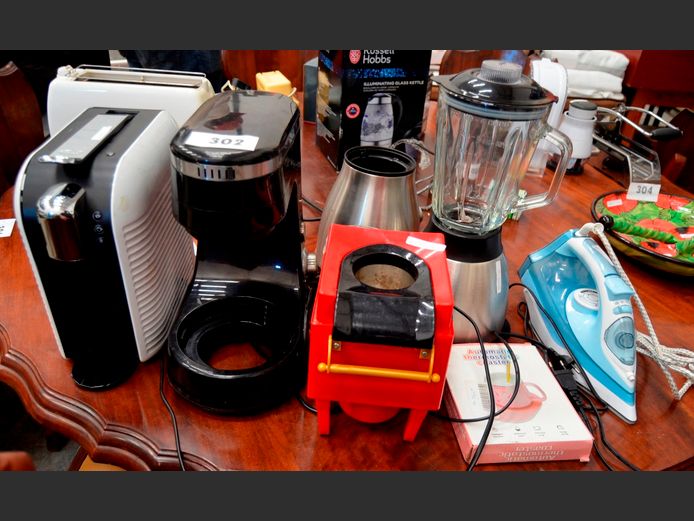 MELLERWARE BLENDER, RUSSELL HOBBS IRON, POPCORN MAKER, etc [Switch on, faulty]