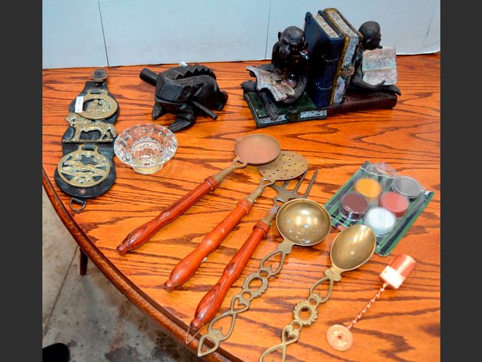 BOOKENDS, BRASS ORNAMENTAL LADLES, FROG ORNAMENT, etc