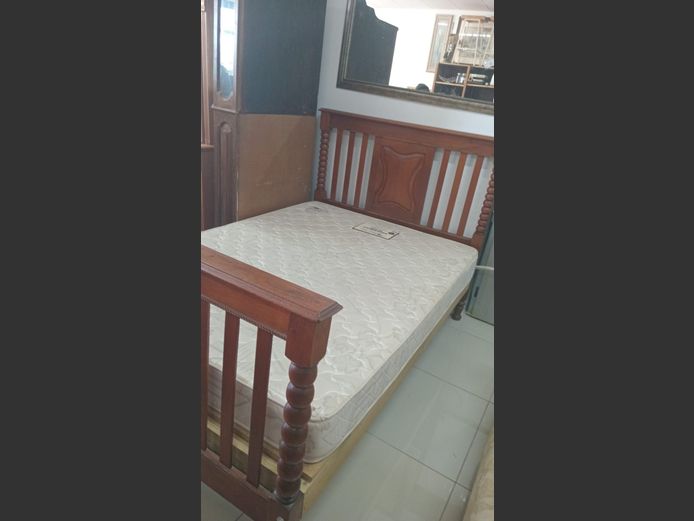 Antique double bed - no matrass