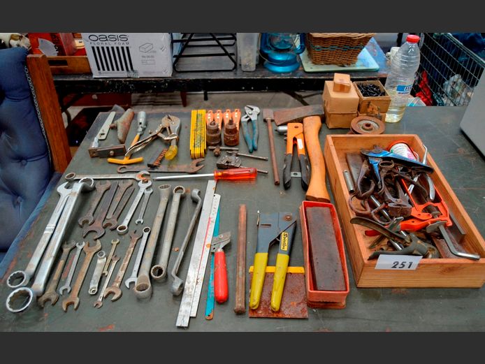SPANNERS, NAIL PULLERS, CHISELS, etc