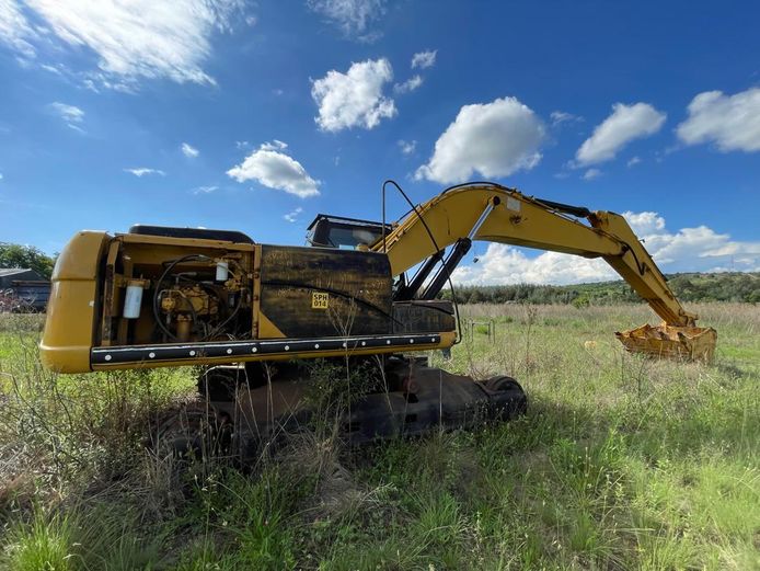 CAT 320 Excavator