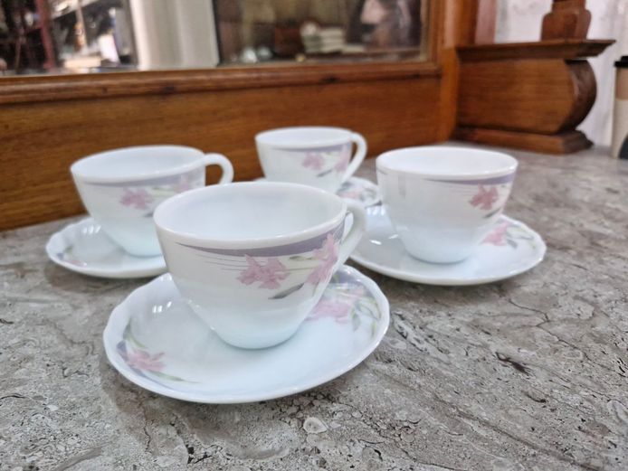 White Porcelain Floral Teacups & Saucers (Set of 4)