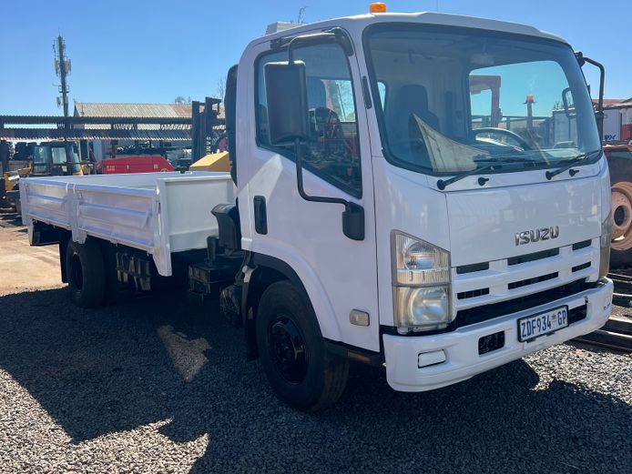 ISUZU NPR 300 with Palfinger 2300 