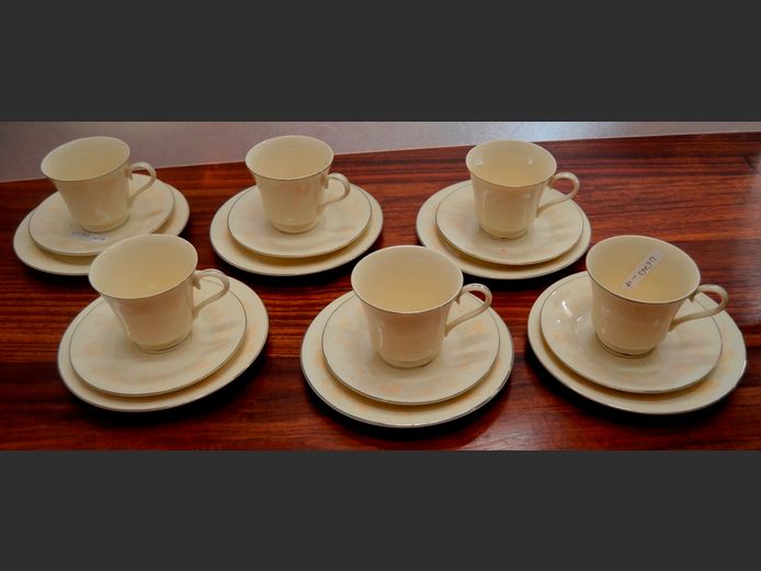 BUDLET SET OF 6 PALE YELLOW TRIOS