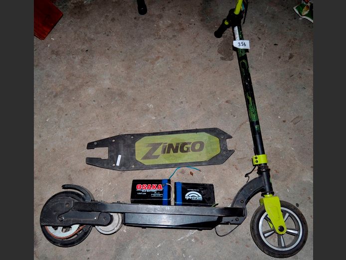 ZINGO BATTERY OPERATED SCOOTER [Untested, damaged]