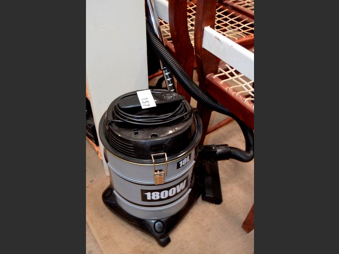 GENESIS 1800W VACUUM CLEANER [Switches on, untested further]