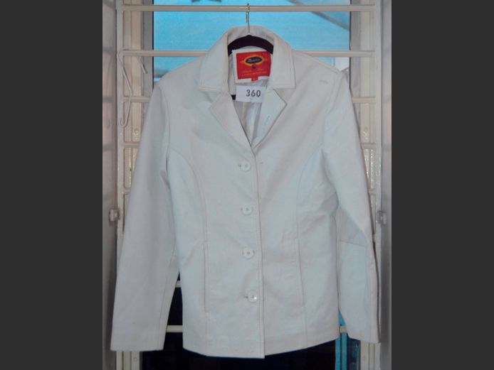 BARACINNI WHITE GENUINE LEATHER LADIES JACKET [Size Large]