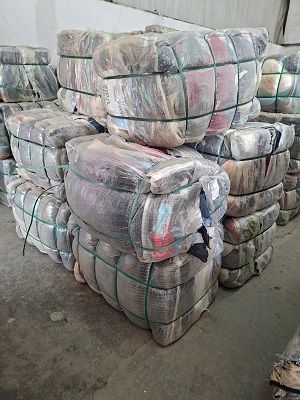 Assorted Zipper Jackets 100kg