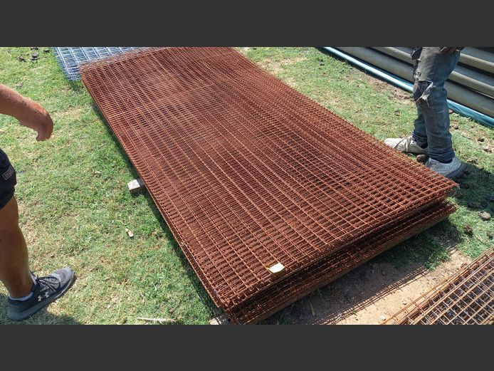 1.2mx2.4m mesh 25xmmx50mm hole 3mm thick 