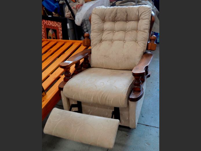 PINE & BEIGE UPHOLSTERED RECLINING ARMCHAIR [Damaged, Needs a good clean]