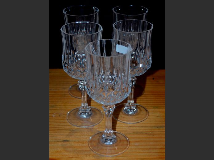 SET OF 5 CRYSTAL WINE GLASSES
