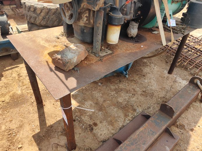 STEEL WORKBENCH
