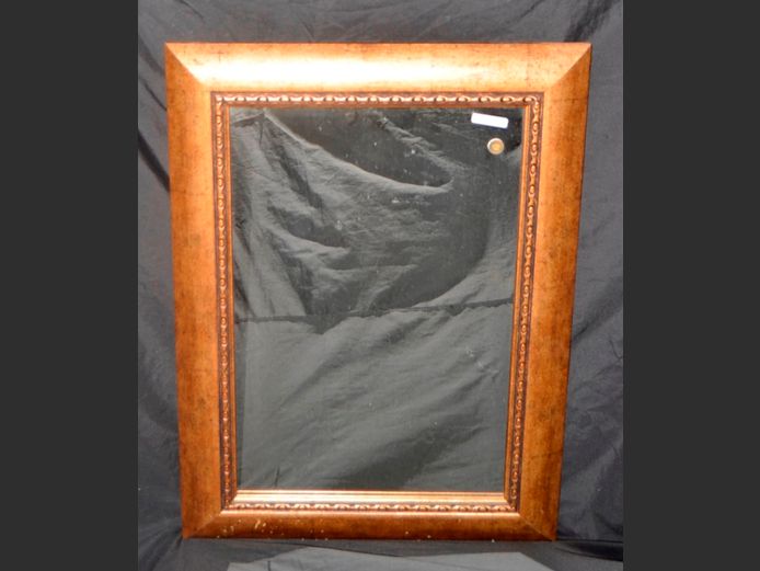 GILT FRAMED MIRROR, 79 x 55cm