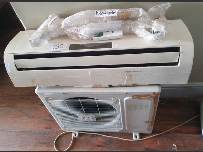 DB 9 000BTU SPLIT AIR CONDITIONER