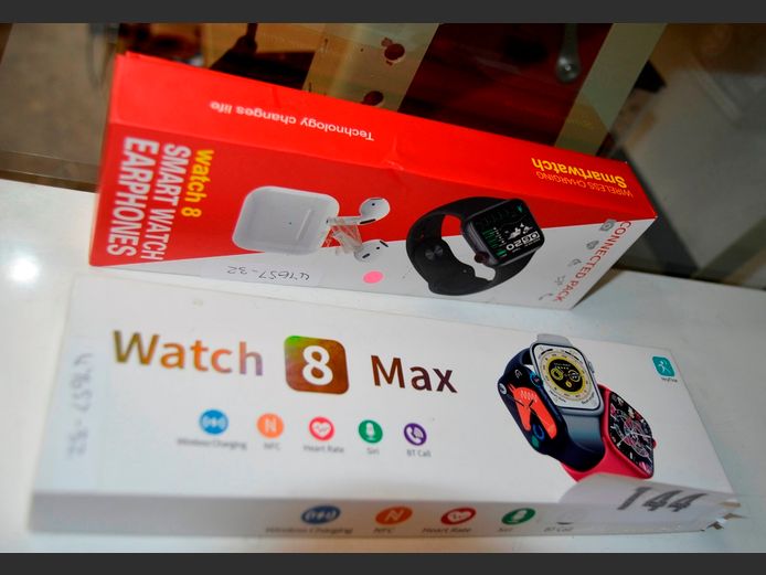 LOT: SMART WATCH 8 PACK & A WATCH 8 SMART WATCH [Untested]