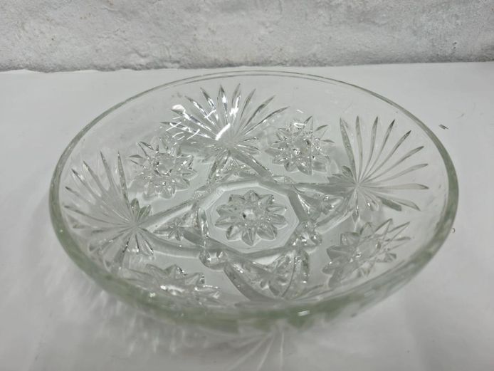Starburst Cut Crystal Glass Serving Bowl