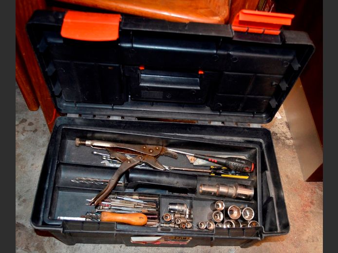 BLACK & RED TOOLBOX WITH CONTENTS, 47 x 26 x 25cm