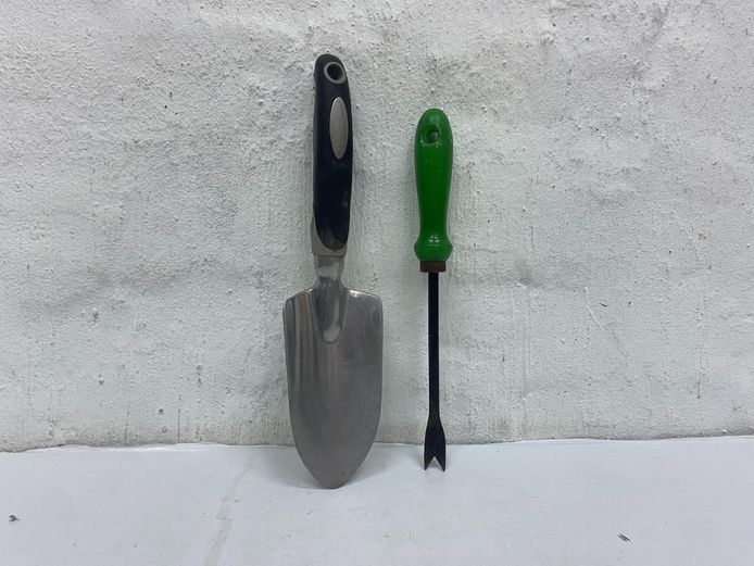 Garden Hand Tool Set: Trowel and Weeder