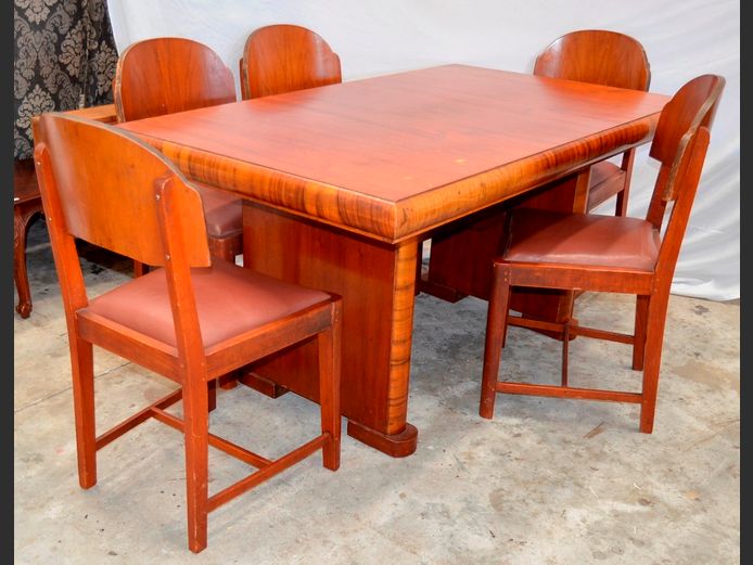 ART DECO DINING TABLE WITH 5 MATCHING CHAIRS, 152 x 91 x 76cm