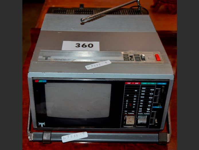 VINTAGE TEDELEX TV/RADIO COMBO [Untested, needs batteries]