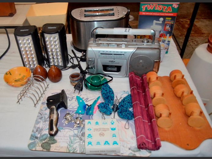 RUSSELL HOBBS 2-SLICE TOASTER, TWISTA MANUAL FOOD PROCESSOR, POT, RADIO, etc [Untested]