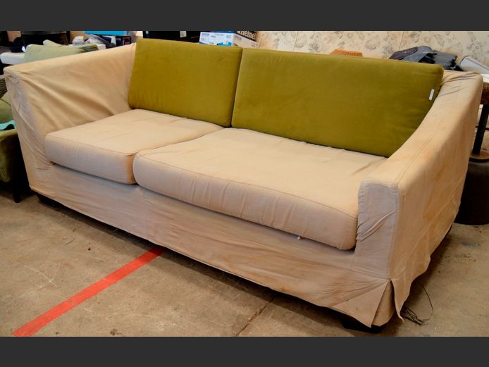 BEIGE 3-SEATER COUCH & 2 x CUSHIONS, 225 x 105cm [Needs a clean]  [#: 422545813]