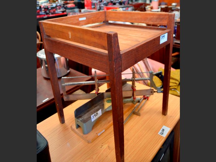 MERANTI OCCASIONAL MAGAZINE TABLE, 46 x 45 x 58cm