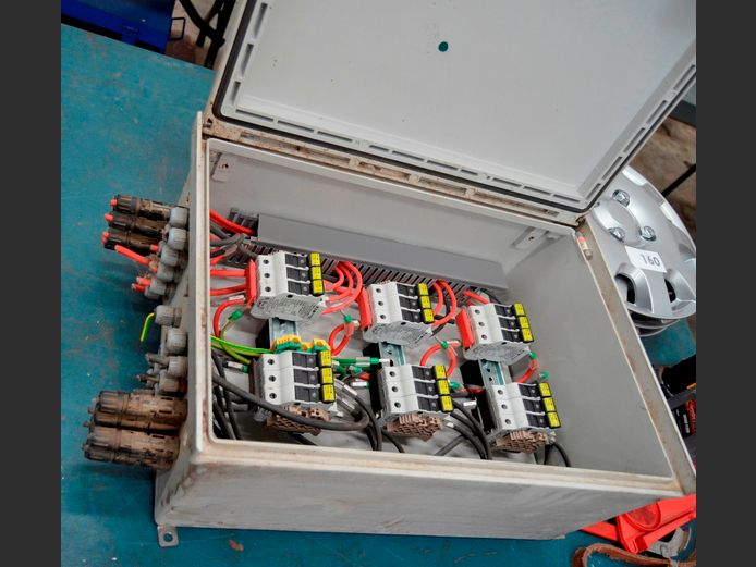 DC COMBINER BOX, 35 x 20 x 50cm ### PLUS VAT ###