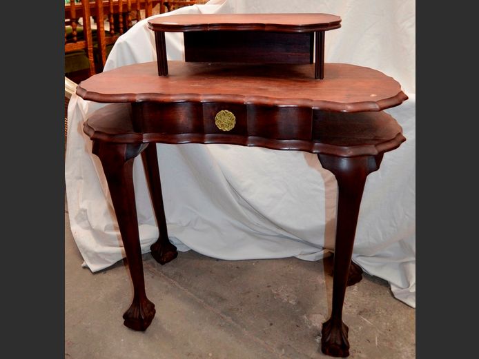 IMBUIA BALL & CLAW KIDNEY SHAPED DRESSING TABLE, 81 x 39 x 83cm [No mirror]