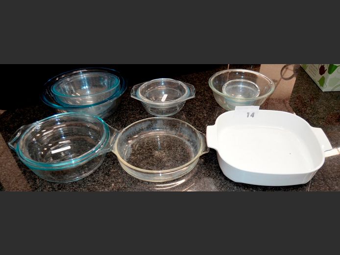 CORNINGWARE OVEN DISH, PYREX CASSEROLES WITH LIDS, GLASS BOWLS, etc