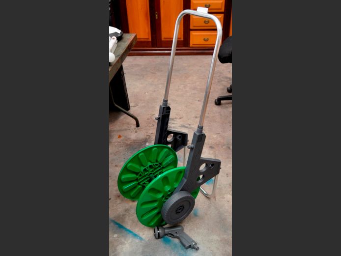 ALUMINIUM & PLASTIC HOSE REEL [Incomplete]