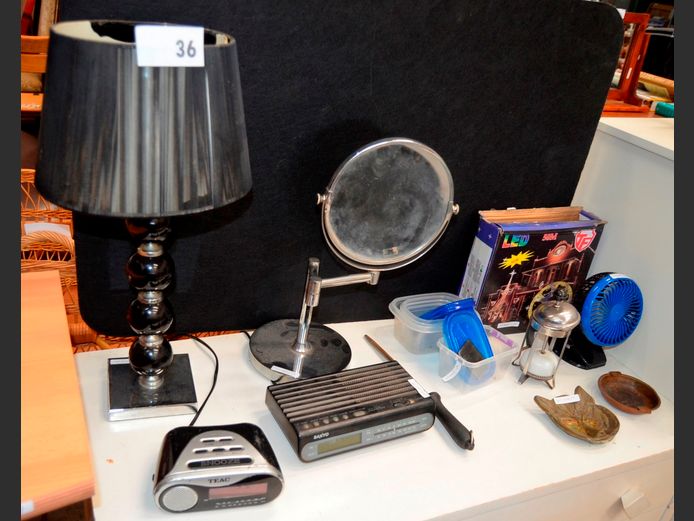 LOT: ALARM CLOCKS, CHRISTMAS LIGHTS, CLIP-ON DESK FAN, etc [Switch on]