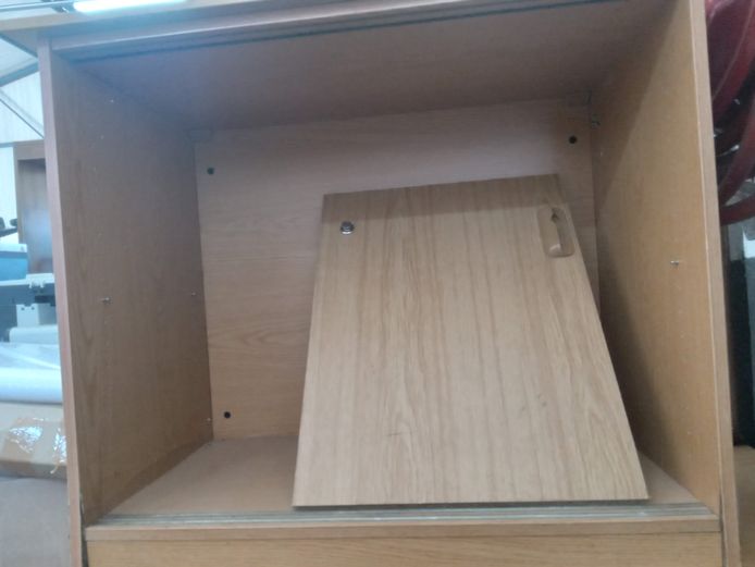 Small wooden cabinet (broken)