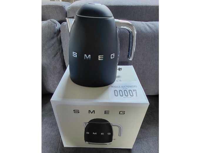 SMEG 1.7L RETRO MATTE BLACK KETTLE 