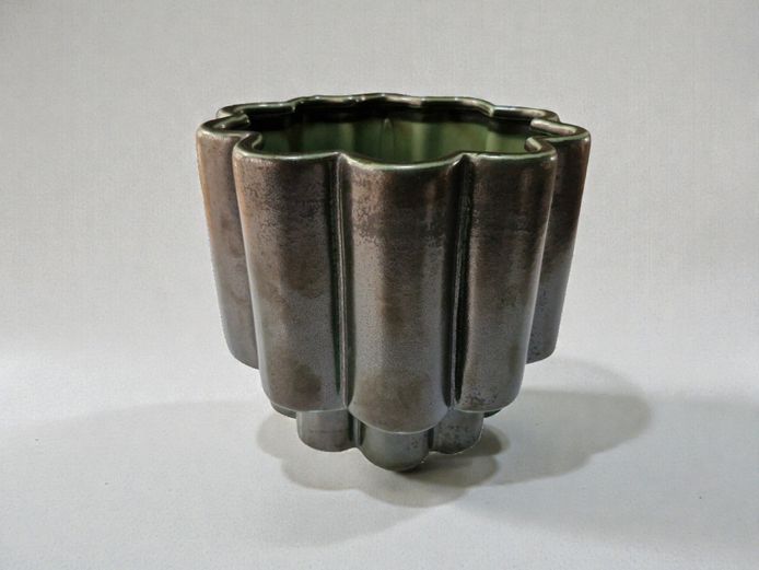 Metallic Luster Fluted Ceramic Planter