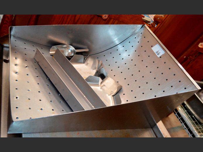 STAINLESS STEEL CHIP DUMP & SCOOPS, 64 x 47 x 30cm