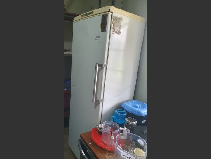 DEFY UPRIGHT FREEZER [Untested]