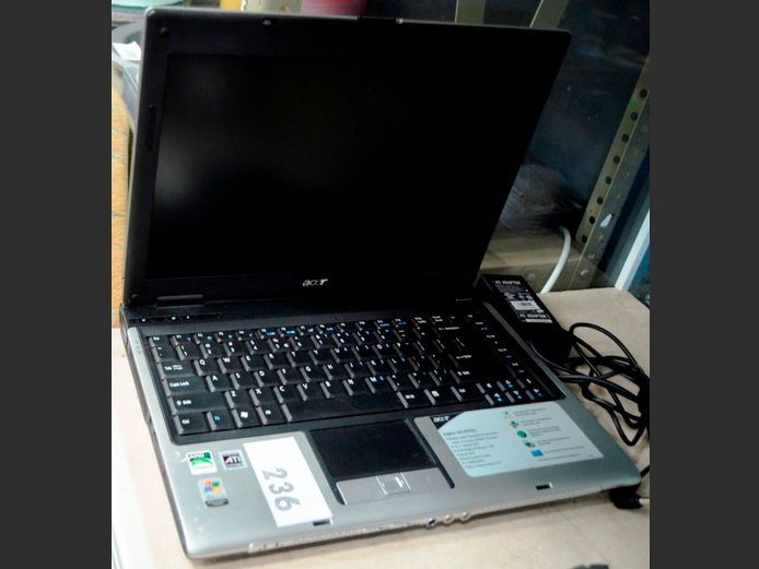 ACER LAPTOP WITH CHARGER [Switches on, untested further]