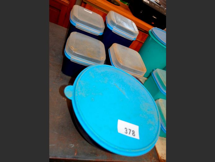 BLUE TUPPERWARE BOWL & STORAGE CONTAINERS [Need a good clean]