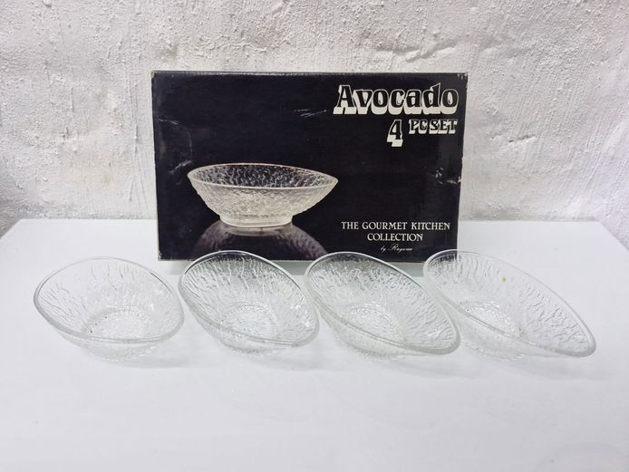 Vintage Rayware Avocado 4-Piece Glass Bowl Set