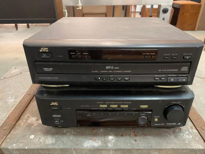 JVC Audio System with 5-disc Automatic Changer 