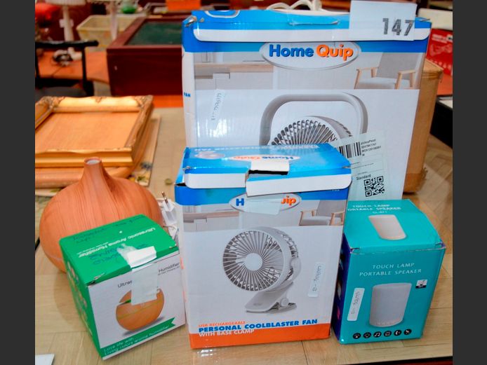 LOT: 2 x RECHARGEABLE DESK FANS & TOUCH LAMP PORTABLE SPEAKER [Untested]