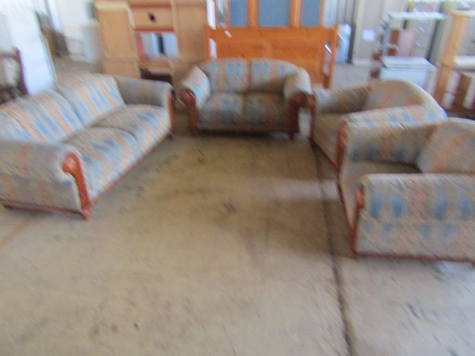 Lounge suite set (1x 3-seater; 1x 2-seater; 2x 1-seater)