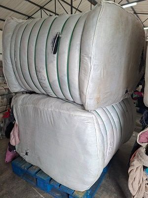 Assorted Winter Jackets, Jessies and Pijamas 325kg-370kg