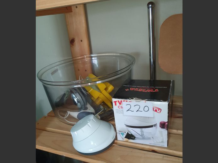 LOT: CONVECTION OVEN BOWL, SHOWER HEAD, etc