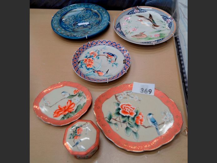 ORIENTAL WALL PLATES, POTTERY WALL PLATES, etc