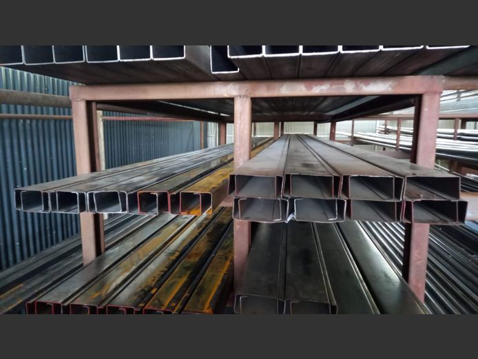 6m Black lipchannel 75x50mm 2mm thick