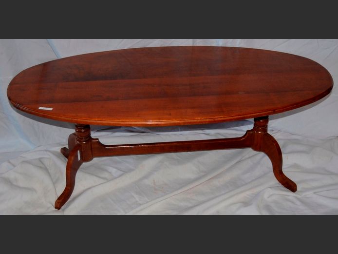 OVAL IMBUIA COFFEE TABLE, 121 x 58 x 45cm