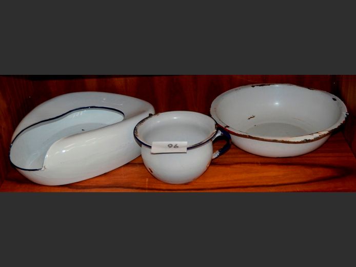 ENAMEL BED PAN, BASIN & CHAMBER POT [Enamel chipped & dented]